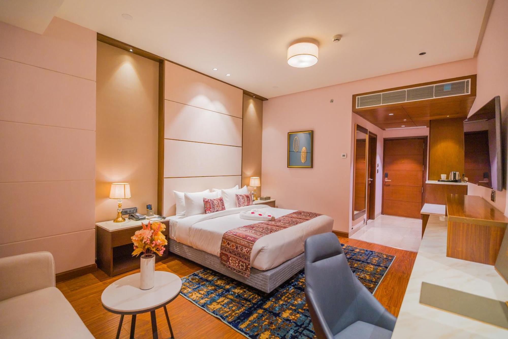 The Maple Hotel Bhopal Buitenkant foto